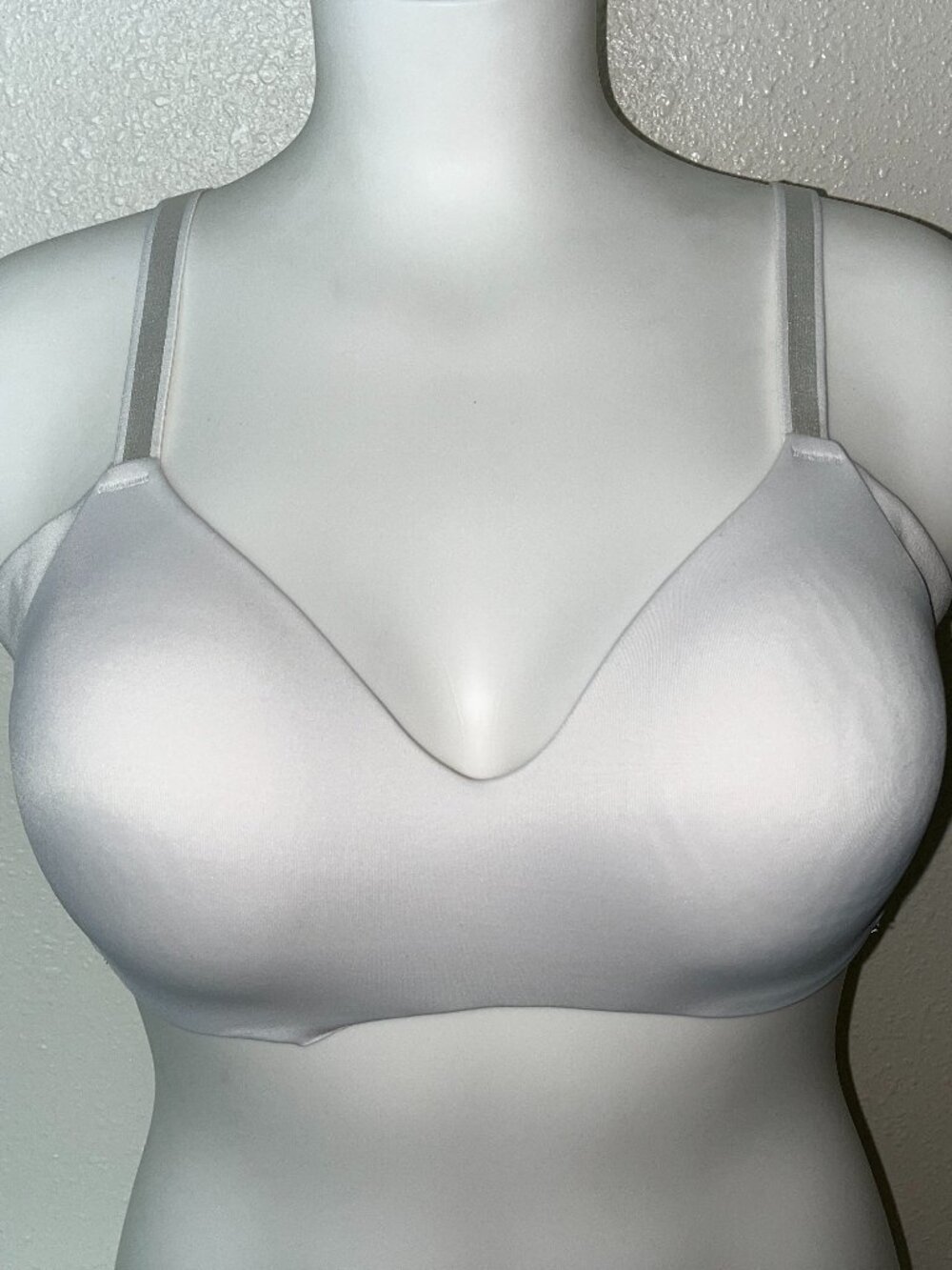 WARNER'S TSHIRT FULL COVERAGE SEAMLESS BRA SZ 40B